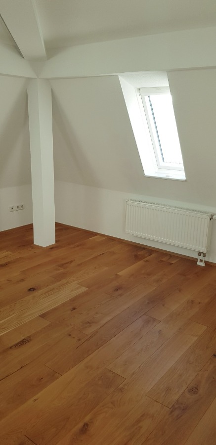 helles Wohn- / Kinderzimmer Dachgeschosswohnung Stuttgart