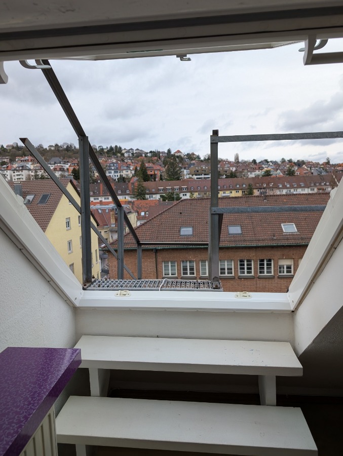 Blick geht �ber die D�cher der Stadt Dachgeschosswohnung Stuttgart