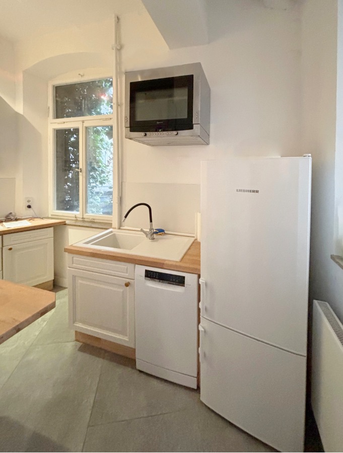 Ku]></anhangtitel> <format>jpg</format> <daten> <pfad>223153_579B4052E37BCF48D82316F4E3014FA4.jpg</pfad> </daten> </anhang> <anhang location=EXTERN gruppe=BILD> <anhangtitel><![CDATA[...Backofen Etagenwohnung Stuttgart