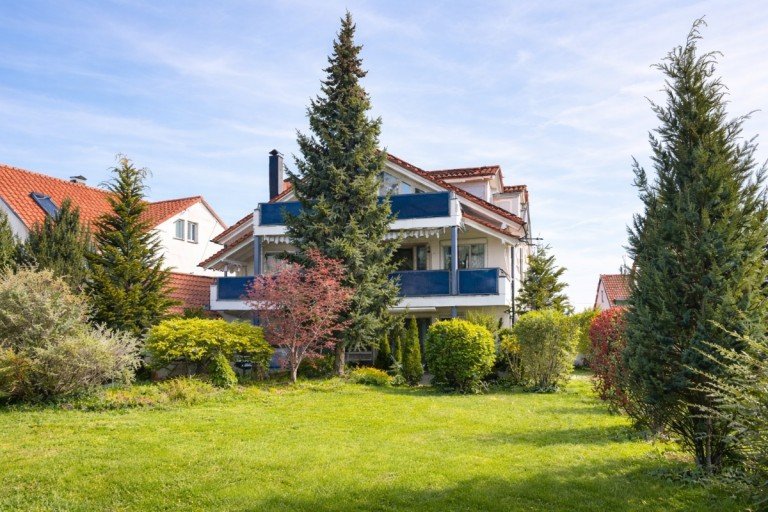 Ansicht S�d-Westen Filderstadt - Plattenhardt Erdgeschosswohnung 4 Zimmer EG-Wohnung mit Terrasse, gro�em Gartenanteil, Garage und vielseitigen Zusatzr�umen