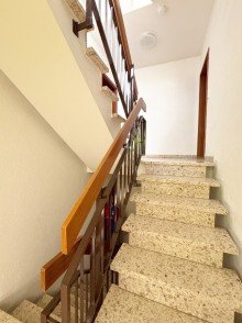 Treppenhaus Sonnige 2 Zimmer-Wohnung mit Balkon und Au�enstellplatz in L.-E.