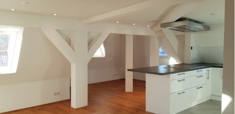 Wohnen / Essen Stuttgart Dachgeschosswohnung Kernsanierte 3,5-Zi.- DG Wohnung im Stuttgart Heusteigviertel