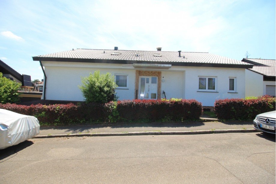 Bild... Zweifamilienhaus Sindelfingen
