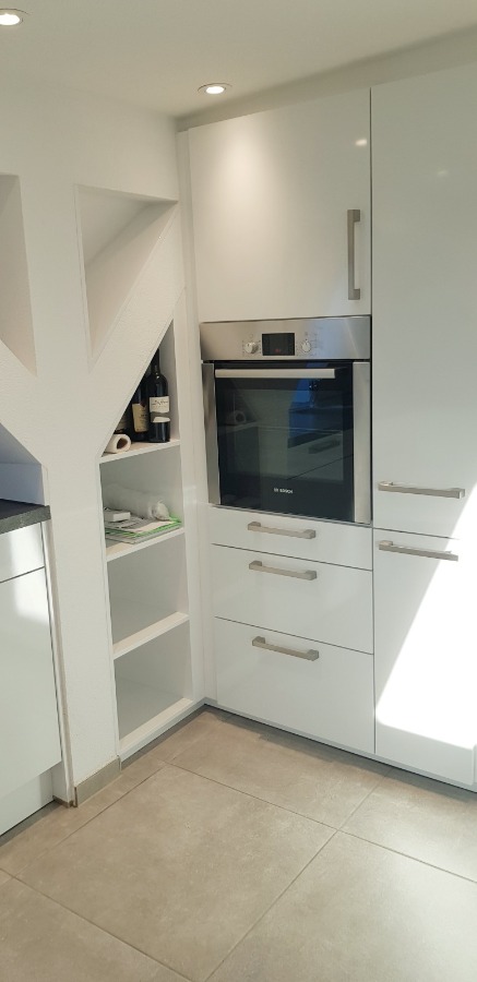 K�che mit modernen Einbauten Dachgeschosswohnung Stuttgart