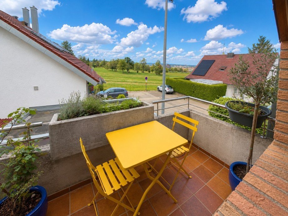 Balkon mit Aussicht zum Flughafen Dachgeschosswohnung Filderstadt