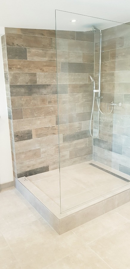 moderne Dusche zum verweilen Dachgeschosswohnung Stuttgart